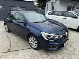 
										Renault Megane IV 5 drzwi hatchback 15DCI full									