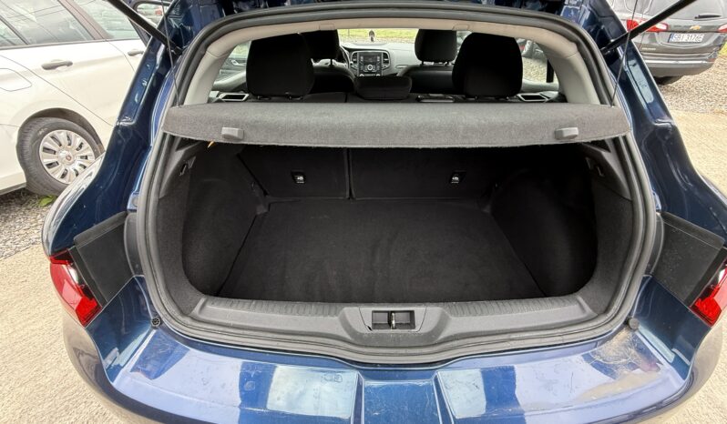 
								Renault Megane IV 5 drzwi hatchback 15DCI full									